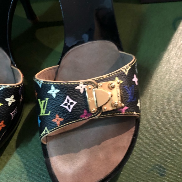 Louis Vuitton Sandals - Picture 3 of 8